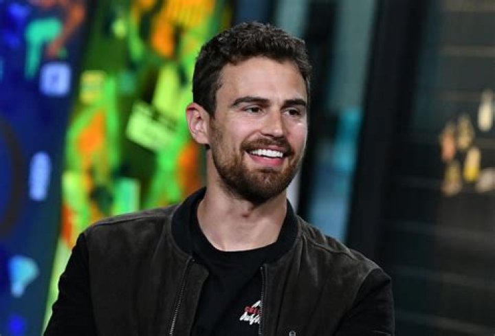 
The Untold Truth Of Theo James’ Wife – Ruth Kearney 