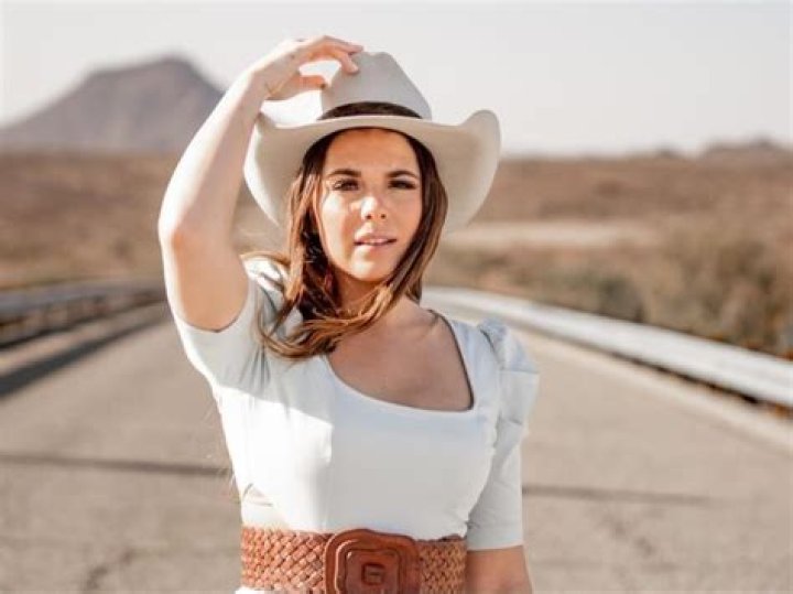 Tineke Younger Height, Weight, Net Worth, Age, Birthday, Wikipedia, Who, Nationality, Biography