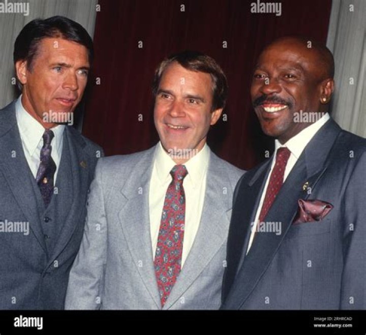 Travis Everett Net Worth