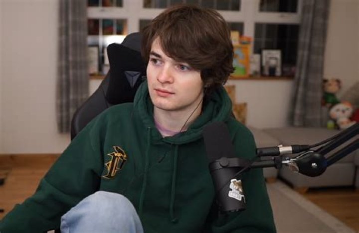 Tubbo Face Reveal, Age, Twitch, Real Name,Wiki, Biography, Net Worth, Instagram