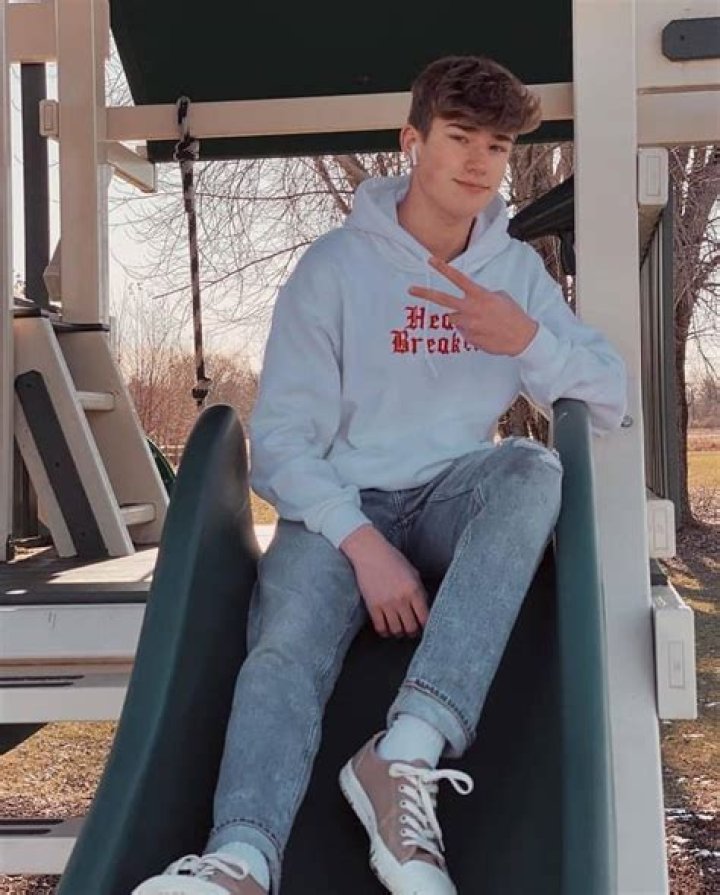 Tyler Gulneck Height, Weight, Net Worth, Age, Wiki, Who, Instagram, Biography