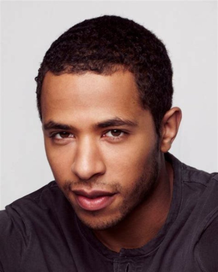 Ukweli Roach Height, Weight, Net Worth, Age, Birthday, Wikipedia, Who, Nationality, Biography