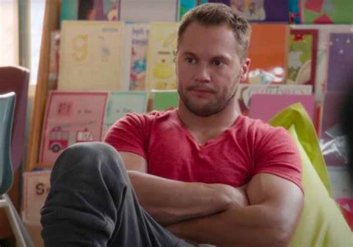 What Happened to Ian on Workin’ Moms? Why Did Jenny’s Husband (Actor Dennis Andres) Leave the Show?