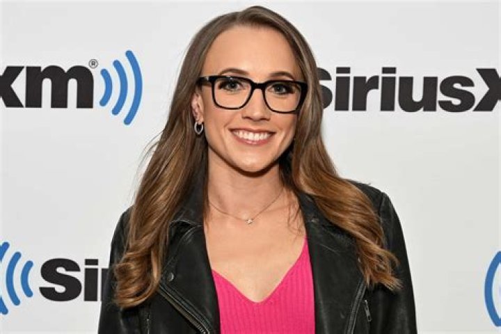 What Is Wrong With Kat Timpf Legs? Surgery Update: Before And After