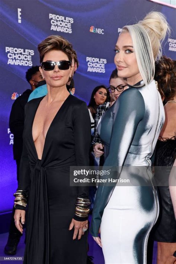 
What Time Does People’s Choice Awards Come On NBC? 