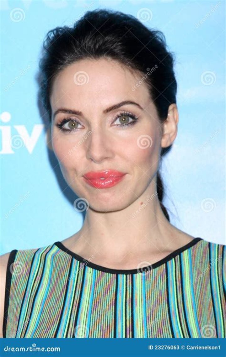 Whitney Cummings’s net worth, biography, fact, career, awards and life story