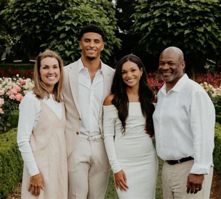 Who Are Mara Wilson Parents Suzie Wilson And Michael Wilson?