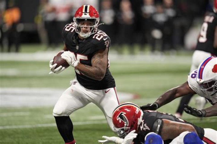 Who Are Tyler Allgeier Parents? Everything To Know About The RB For BYU Cougars