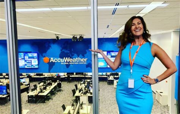 
Who Is Ariella Scalese From WBKO? Learn About The Meteorologist 