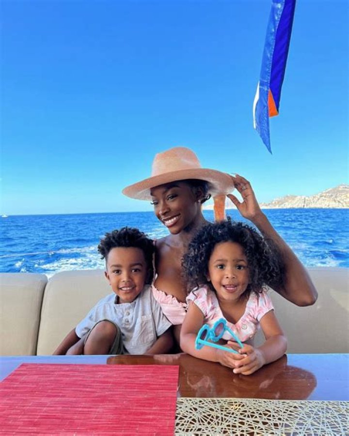 
Who Is Elizabeth Adefioye? Meet Chelsea Lazkani Mother And Instagram 