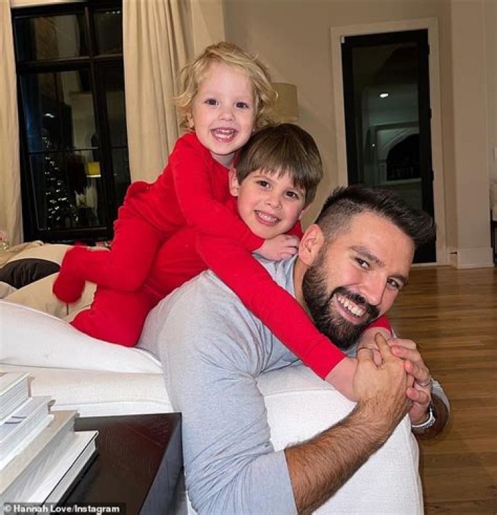 
Who is Hannah Billingsley? Shay Mooney welcomes third child with wife 