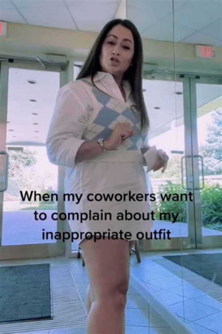 
Who Is Yamarie_23 On Instagram? Co-workers Want To Complain About Inappropriate Outfit 
