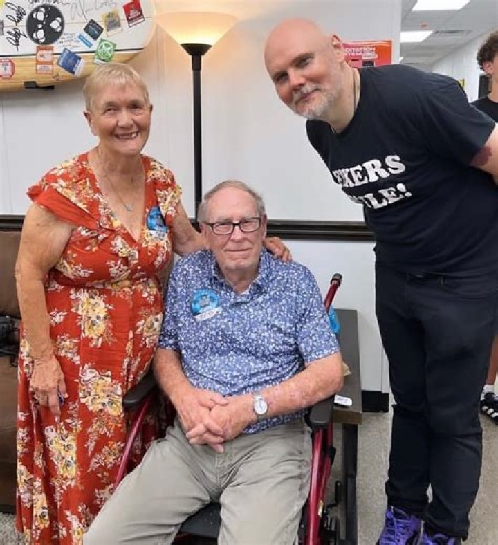 William Patrick Corgan Height, Weight, Net Worth, Age, Birthday, Wikipedia, Who, Instagram, Biography