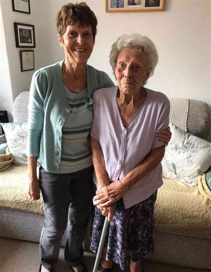 
Woman, 102, Finds Unmarked Grave of Her Stillborn Baby After Over 70 Years: ‘It Was a Relief’ 