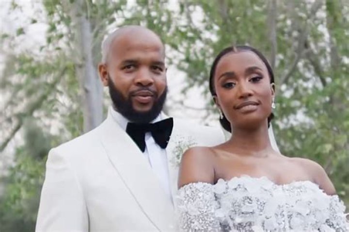 
Zozibini Tunzi Height, Age, Boyfriend, Biography, Wiki, Net Worth 